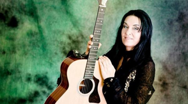 zoia alecu si nectarul noptii la aida cafe