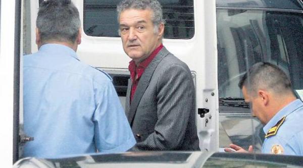 gigi becali in fata instantei dubele ma termina psihic n au revizie n au nimic