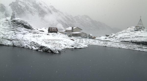 ninge la munte vezi imagini live de la balea lac harghita azuga cheile gradistei si de pe transfagarasan