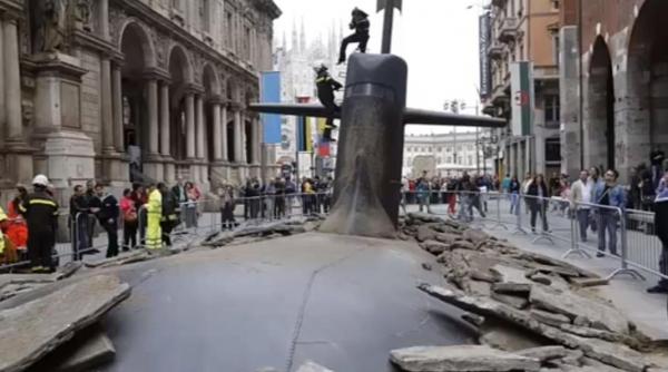 video un submarin a iesit din pamant in centrul orasului milano vezi imagini incredibile