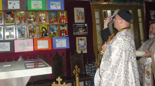 apa cea vie foc racoritor expozitie dedicata refacerii bisericii sf pantelimon foisorul de foc dupa incendiul din ianuarie 2012