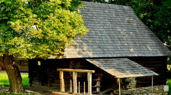 textile de patrimoniu intre conservare restaurare si valorificare expozitionala simpozion la sibiu