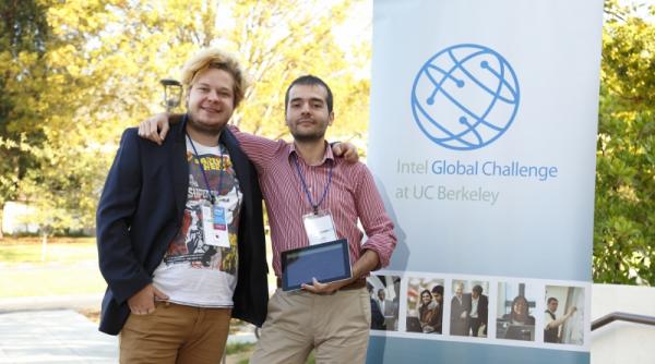 doi studenti romani au castigat o competitie de tehnologie in silicon valley