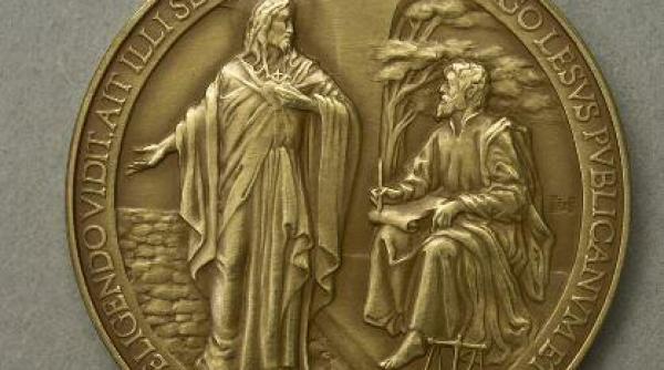 medalie vatican retrasa nume iisus gresit