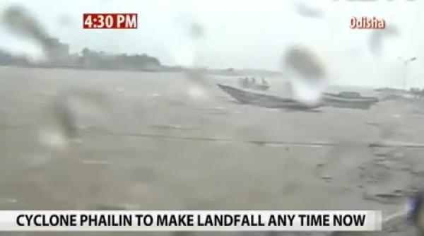 ciclonul phailin a lovit coasta de est a indiei