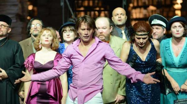 revizorul e la tnb la 19 octombrie pe scena salii studio o noua reprezentatie cu spectacolul de succes al lui felix alexa