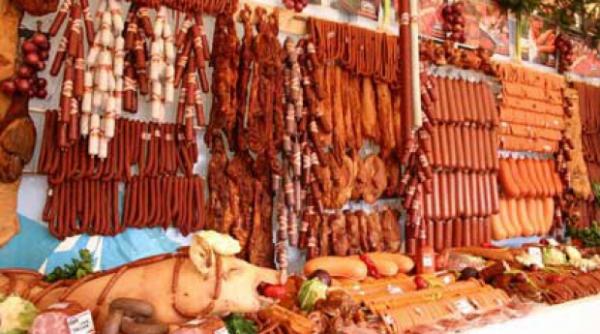 alarmant cat de toxice sunt mezelurile afumate artificial