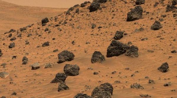 fragment de meteorit de peste 500 de kg recuperat din lacul cebarkul din urali