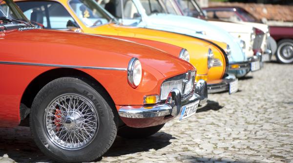 retro parada toamnei 500 de vehicule istorice defileaza sambata in 16 orase din romania