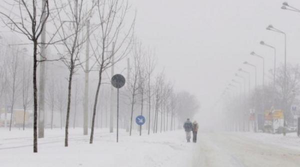 oprescu aproape 450 000 de tone de material antiderapant i circa 450 de utilaje pregatite pentru iarna