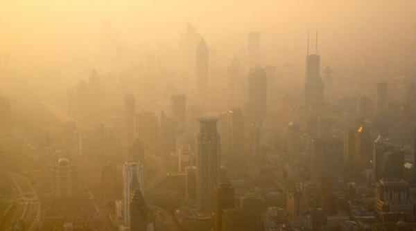 shanghai i i va inchide colile i fabricile cand va inregistra niveluri inalte de poluare