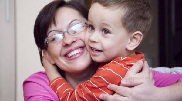 un baietel care sufera de o boala rara mortala are nevoie de ajutor