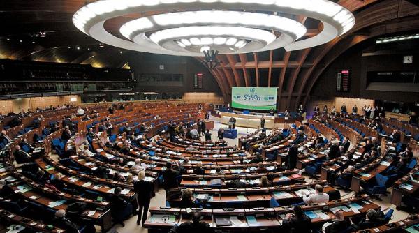 parlamentul european cere suspendarea acordului ue sua privind datele bancare pe fondul acuzatiilor de spionaj