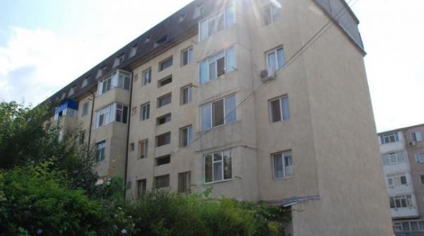 miracol la mangalia un copil de trei ani a cazut de la etajul patru si s a ales doar cu cateva rani usoare