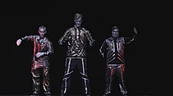 2 milioane de vizualizari in 3 zile clipul cu roboti care face furori pe youtube video