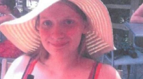 o fetita de 15 ani a fugit de acasa cu un barbat de 37 pe care l a intalnit la biserica barbatul si a parasit propriul copil video