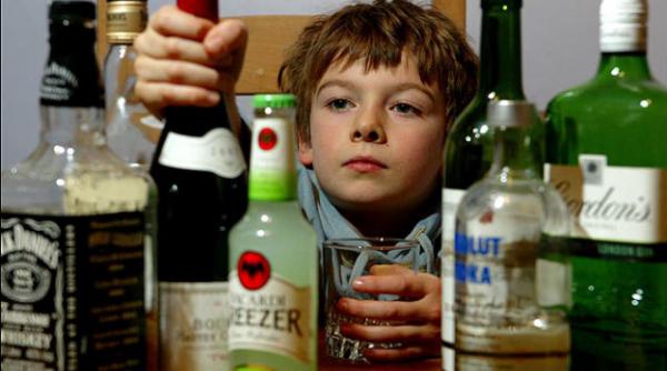 cercetatorii au ajuns la concluzia ca alcoolistii pot fi depistati inca din copilarie