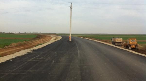 un alt stalp in mijlocul unui alt drum doar in romania