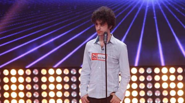 x factor n a cantat de 8 luni dar a avut curajul sa l infrunte pe cheloo