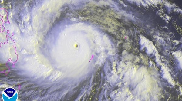 arhipelagul filipine asteapta sosirea celui mai violent taifun format anul acesta in lume video