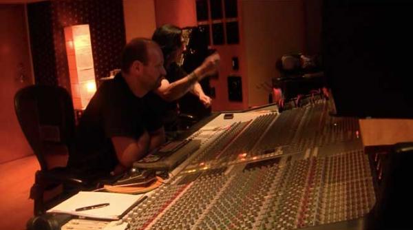 manowar face echipa cu un specialist de la hollywood