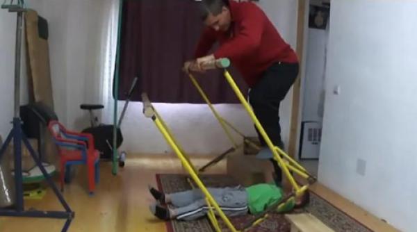 micul hercule chinuit din nou de tatal sau imaginile te vor revolta