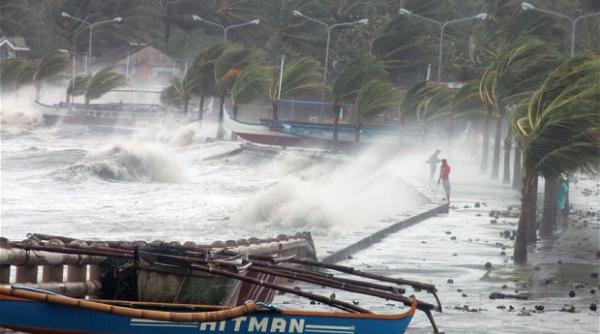 vietnam in stare de alerta 100 000 de persoane evacuate inainte de sosirea taifunului haiyan
