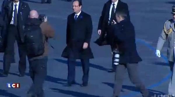 francois hollande huiduit in timpul unei ceremonii de comemorare a victimelor primului razboi mondial video