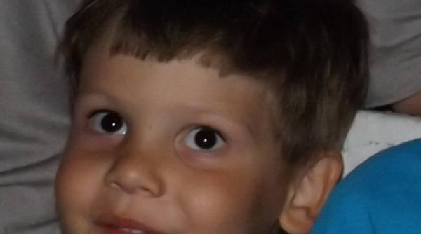 copilul ucis de caini ii transmite mesaje de dincolo mamei sale video