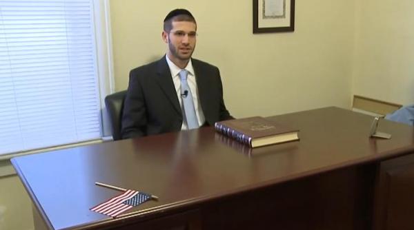 nu mi venea sa cred ce mi vad ochii ce a gasit un rabin din sua intr un birou cumparat de pe internet