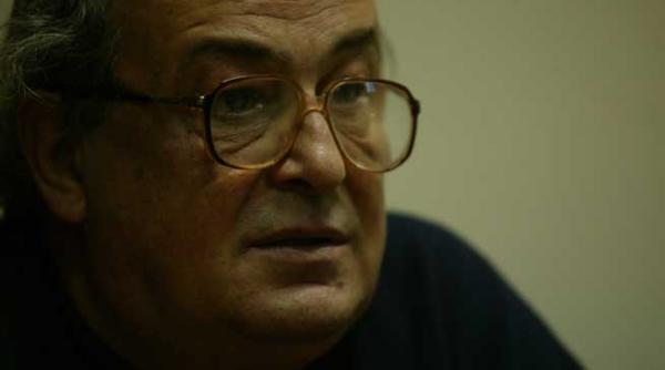 retras in comuna buciumeni dambovita mister radio revine la radio cu o noua carte