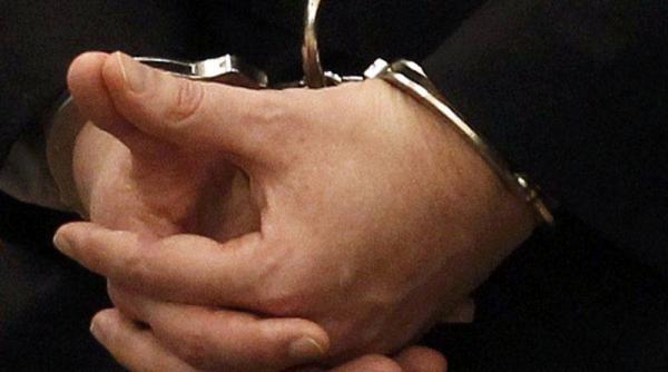 fostul primar din caracal si alte 13 persoane arestati pentru inselaciune si abuz in serviciu