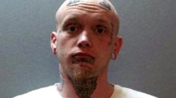 infractor prins dupa ce a lasat comentarii pe facebook la propria poza postata in categoria cei mai cautati