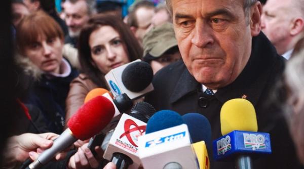 consiliul ordinului steaua romaniei decoratia lui tokes poate fi retrasa decizia finala la basescu