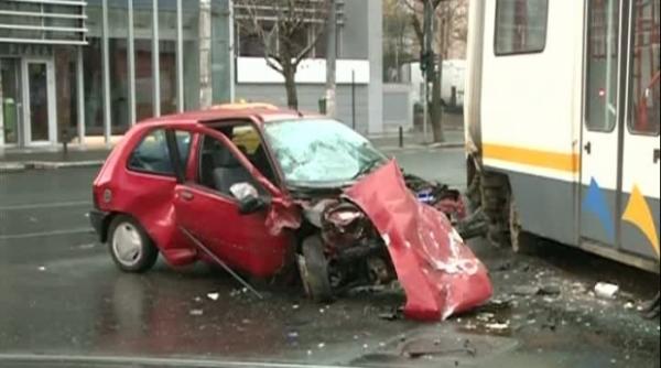 accident grav in centrul capitalei un sofer baut a intrat intr un tramvai pe soseaua nicolae titulescu