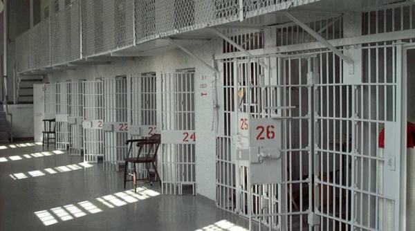 alerta in albania sapte condamnati la inchisoare pe viata pentru crima au evadat