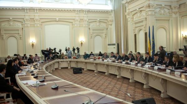 bugetul de stat pe 2014 adoptat de comisiile parlamentare urmeaza dezbaterile si vot pe anexe