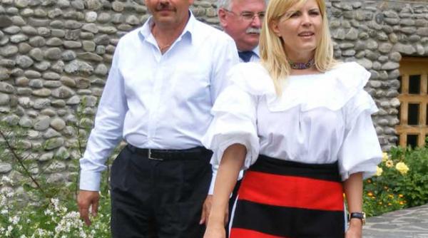 exclusiv udrea la arat blonda cumpara un conac la greaca cu 80 de hectare de vie