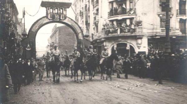 1 decembrie 1918 intoarcerea regilor romaniei mari