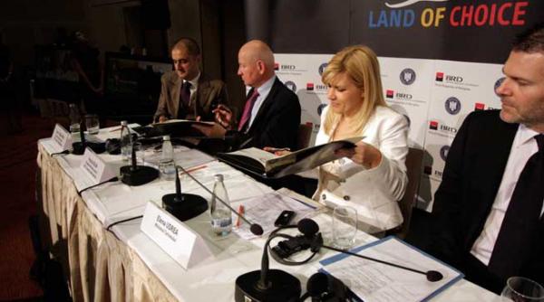 ies scheletele ascunse in ringul galei bute