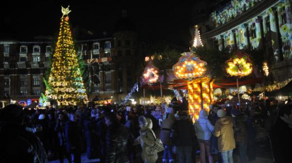 aproape trei milioane de beculete pentru sarbatorile de iarna vor fi aprinse vineri in bucuresti