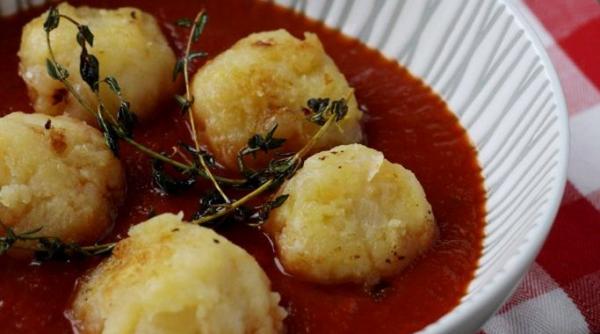 reteta zilei piftelute de cartofi cu sos