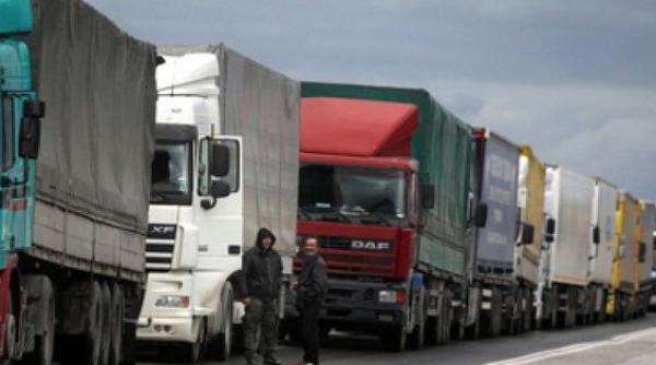 protest al transportatorilor de marfa zeci de tir uri au blocat traficul rutier pe centura sibiului pe a1