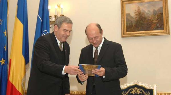 de ce il apara orban doar pe tokes procesul tradare si spionaj un efect al indisciplinei udmr fata de basescu presa ungara