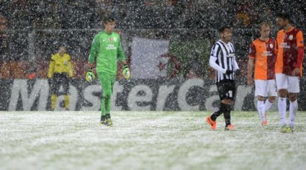 galatasaray s a calificat in optimile ligii campionilor dupa un meci care a durat doua zile