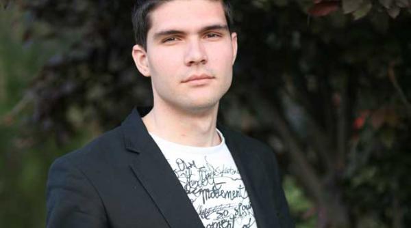 un roman lanseaza o noua retea de socializare