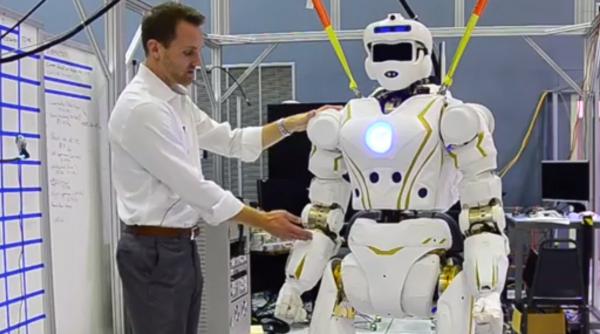 valkyrie robotul care zboara in spatiu cu astronautii