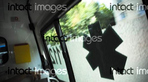 accident cu trei raniti in dambovita dupa ce un jandarm baut s a rasturnat cu masina