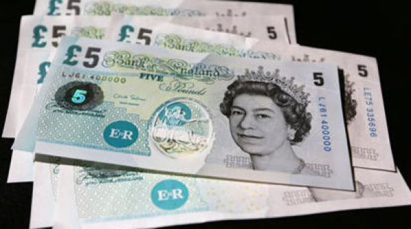 marea britanie va trece la bancnotele din polimeri in 2016