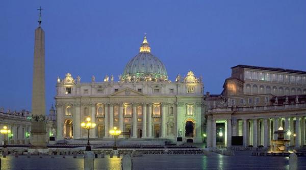 un barbat si a dat foc in piata sfantul petru din vatican